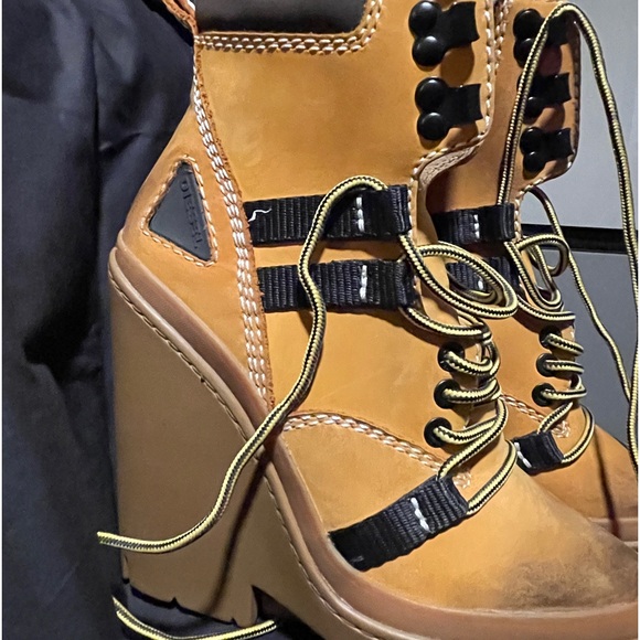 NWOT Diesel women’s  7 1/2 Boots No box Leather lace up  Diesel Camel size 38 eu - Picture 6 of 13